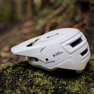 BUSHWHACKER 2VI MIPS HELMET - CORE COLOURS